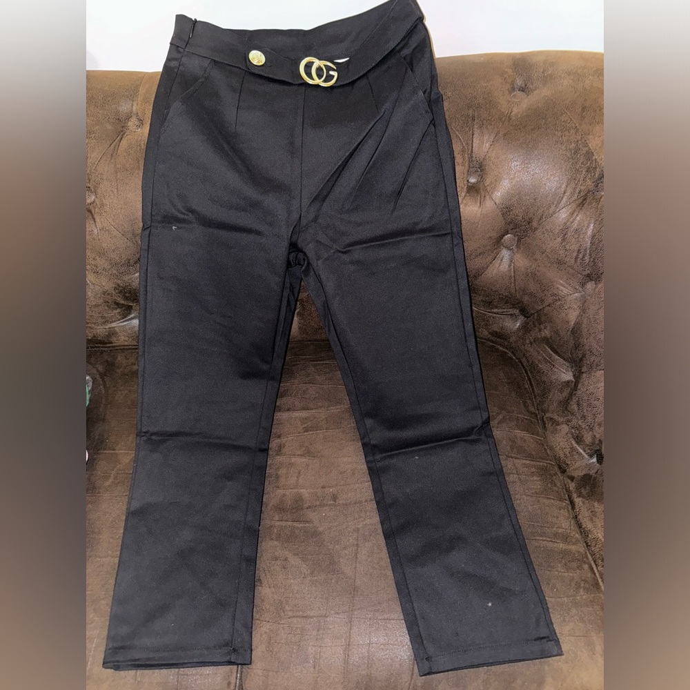 Selling casual dress pants. Brand super Thai.